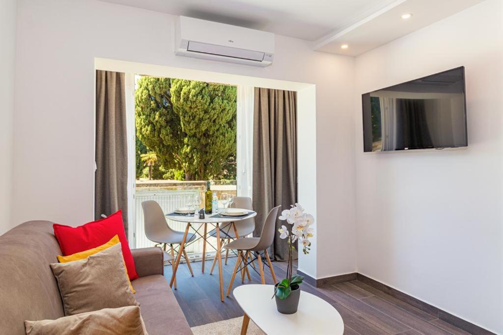 N&g New Stoja Apartment Pula